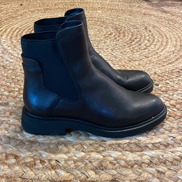 Worn once. Franco Sarto boots in black size 6.5 - Picture 4 of 4